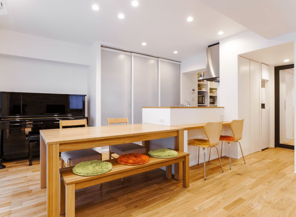 RE + FORM イメージ