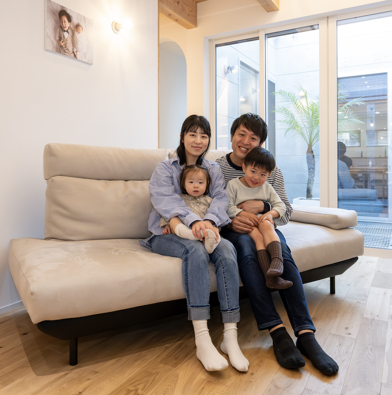 狭小地ならではのアイデア！スケルトンの中庭がお気に入りです。 アイチャッチ